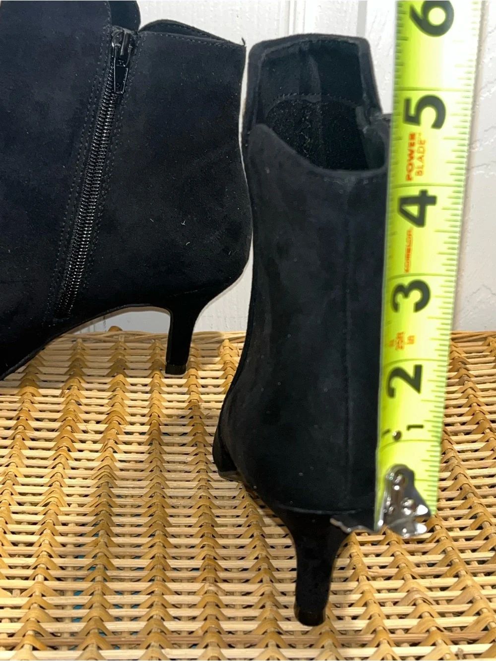 GIANI BERNINI Carminee memory foam kitten heel ankle booties